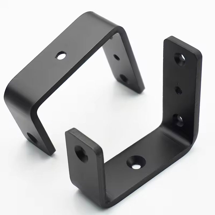 Kakšne so posebne uporabe komponent stroja z enim luknjačem na industrijskem področju?